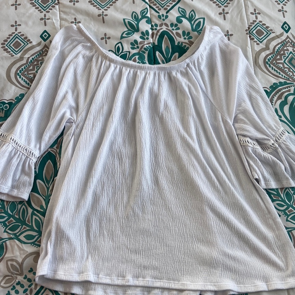 Sol & Luna White Top, Size Medium, Like New Condition